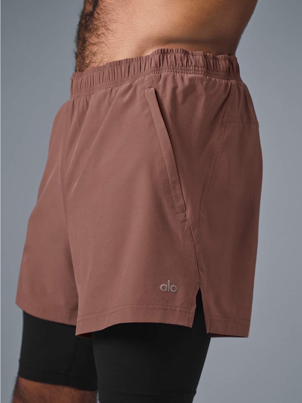 alo Men's 5" Revival 2-In-1 Short - Chestnut/Black size large